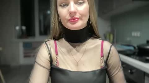 Snapshot of viola_1 chatting on 03-05-25, 02:01 Funny girl online show from 03-05-25, 02:01