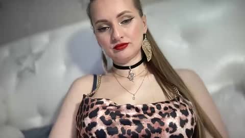 Snapshot of viola_1 chatting on 03-07-25, 06:00 Funny girl online show from 03-07-25, 06:00