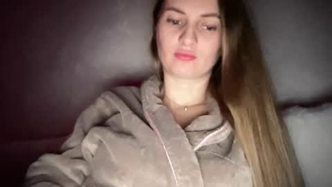 Snapshot of viola_1 chatting on 09-21-25, 11:28 Funny girl online show from 09-21-25, 11:28