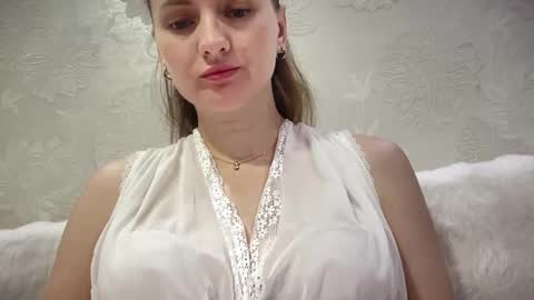 Snapshot of viola_1 chatting on 09-24-25, 12:47 Funny girl online show from 09-24-25, 12:47