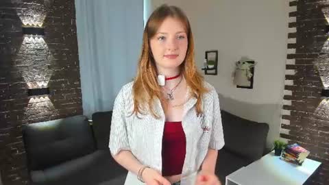 Viola but friends call me Sisi online show from 06-17-26, 09:34