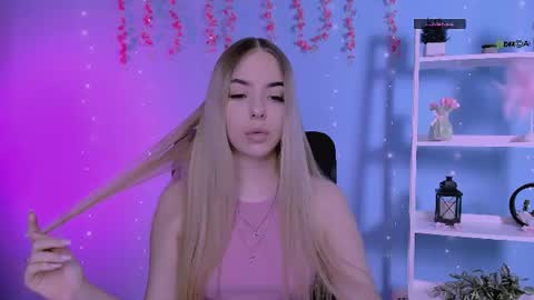 viola_sweet_ online show from 06-15-26, 08:16