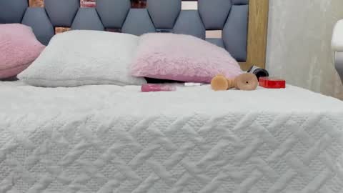 Snapshot of violeet_gray chatting on 03-08-25, 11:37 violeet_gray online show from 03-08-25, 11:37