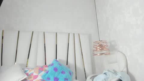 Snapshot of violeet_gray chatting on 09-24-25, 11:35 violeet_gray online show from 09-24-25, 11:35