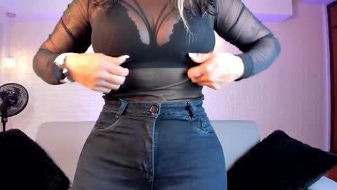 Snapshot of violeet_scott chatting on 12-27-24, 10:55 Violett Everyday From 0530 to 1430 Col Time online show from 12-27-24, 10:55
