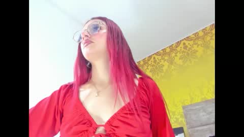 Snapshot of violeethh__ chatting on 03-10-26, 12:43 violeethh__ online show from 03-10-26, 12:43