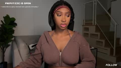 Snapshot of violet6xft chatting on 03-22-26, 05:55 Fantasy Black Girl online show from 03-22-26, 05:55