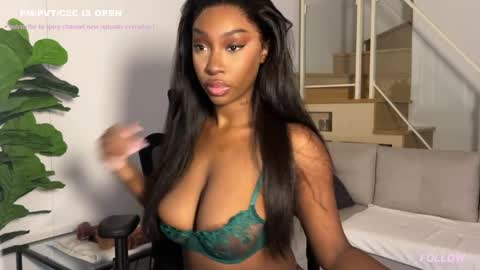 Snapshot of violet6xft chatting on 04-01-26, 06:58 Fantasy Black Girl online show from 04-01-26, 06:58