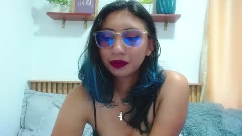 V I O L E T  online show from 05-21-26, 02:13