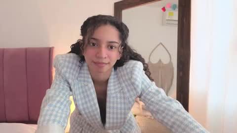 violet__15 online show from 04-03-26, 12:03
