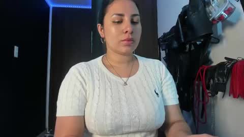 Snapshot of violet_bdsmx chatting on 11-15-25, 06:04 Kim online show from 11-15-25, 06:04