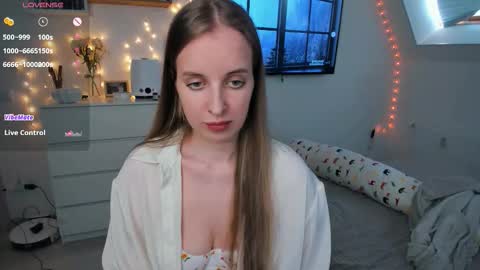 Violet online show from 03-05-26, 01:18