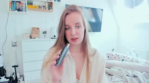 Violet online show from 05-05-26, 01:30