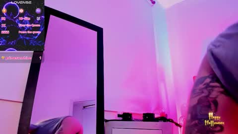 Violet Jones online show from 10-14-25, 03:24