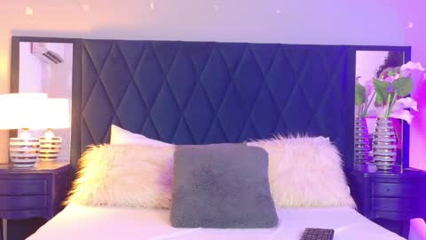 Snapshot of violet_saunders chatting on 05-03-26, 12:00 Violet online show from 05-03-26, 12:00