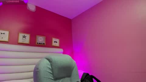 violet_sinclair online show from 04-21-26, 11:27