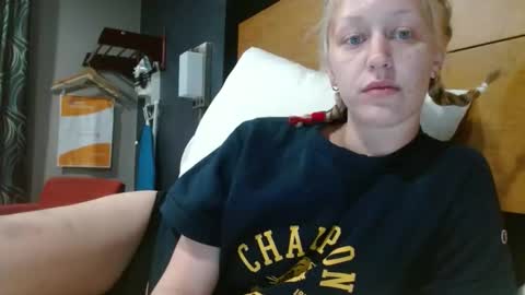 violet_winter97 online show from 11-26-25, 10:49