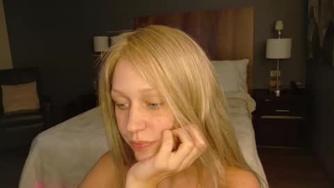 violet_winter97 online show from 03-28-26, 03:11