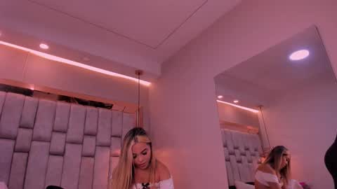 Violeta  online show from 11-19-25, 11:21