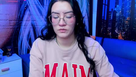 Snapshot of violeta_diazz chatting on 12-29-24, 08:04 online show from 12-29-24, 08:04