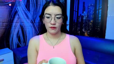 Snapshot of violeta_diazz chatting on 01-09-25, 04:08 online show from 01-09-25, 04:08