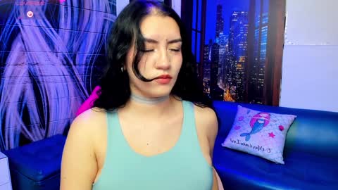 Snapshot of violeta_diazz chatting on 01-22-25, 02:26 online show from 01-22-25, 02:26