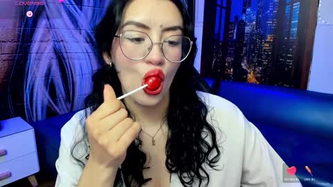 Snapshot of violeta_diazz chatting on 01-23-25, 10:11 online show from 01-23-25, 10:11