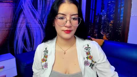 Snapshot of violeta_diazz chatting on 02-08-25, 09:15 online show from 02-08-25, 09:15