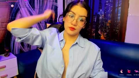 Snapshot of violeta_diazz chatting on 02-11-25, 09:14 online show from 02-11-25, 09:14