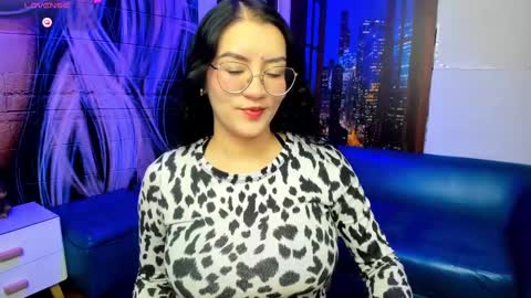 Snapshot of violeta_diazz chatting on 02-19-25, 09:14 online show from 02-19-25, 09:14