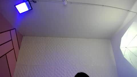 Snapshot of violeta_diazz chatting on 10-11-25, 09:13 online show from 10-11-25, 09:13