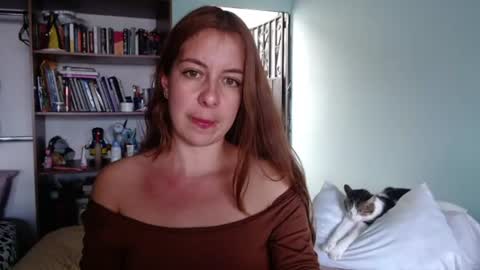 Snapshot of violeta_peter69 chatting on 06-21-26, 08:55 Violeta Peter online show from 06-21-26, 08:55