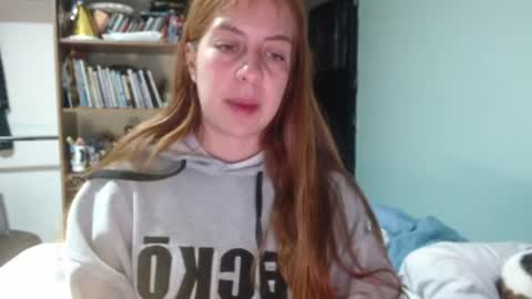 Snapshot of violeta_peter69 chatting on 07-18-26, 11:41 Violeta Peter online show from 07-18-26, 11:41