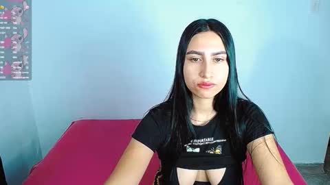 Snapshot of violeta_rouses chatting on 10-06-25, 03:20 violeta_rouses online show from 10-06-25, 03:20