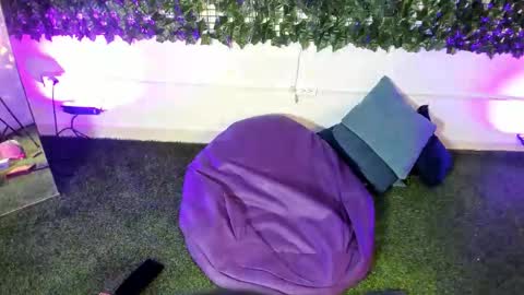 Snapshot of violetabliss1 chatting on 03-12-26, 12:11 VioletaBliss online show from 03-12-26, 12:11