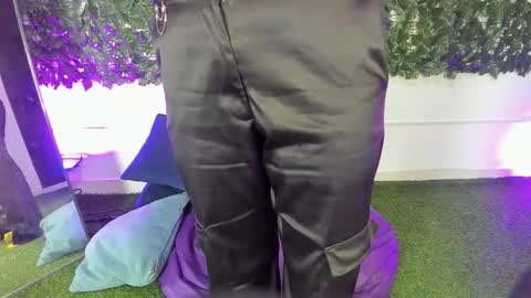 Snapshot of violetabliss1 chatting on 03-15-26, 12:00 VioletaBliss online show from 03-15-26, 12:00