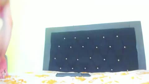 Snapshot of violetadumsper chatting on 11-21-25, 05:06 VioletaDums online show from 11-21-25, 05:06