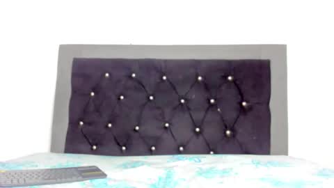 Snapshot of violetadumsper chatting on 12-18-25, 03:34 VioletaDums online show from 12-18-25, 03:34