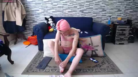 Snapshot of violetagomez_co chatting on 11-23-25, 01:00 Violeta Gmez online show from 11-23-25, 01:00