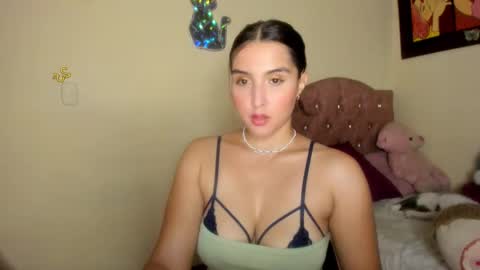 Snapshot of violetalee chatting on 09-16-25, 12:11 Jimena online show from 09-16-25, 12:11