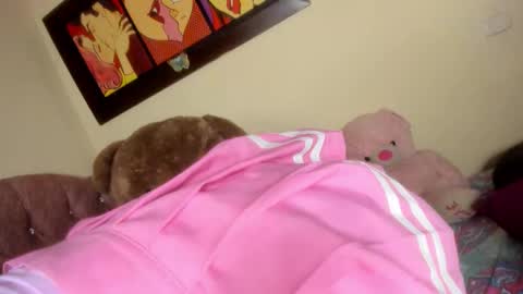 Snapshot of violetalee chatting on 10-23-25, 11:35 Jimena online show from 10-23-25, 11:35