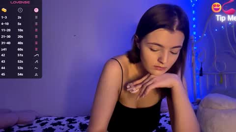 Snapshot of violetamelia chatting on 02-02-26, 12:48 Eva online show from 02-02-26, 12:48