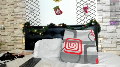 Violeta online show from 12-15-24, 09:42