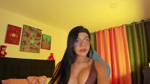 Snapshot of violetbunnyy1 chatting on 11-08-25, 04:56 Violet online show from 11-08-25, 04:56