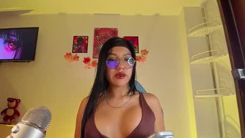Snapshot of violetbunnyy1 chatting on 11-12-25, 12:55 Violet online show from 11-12-25, 12:55
