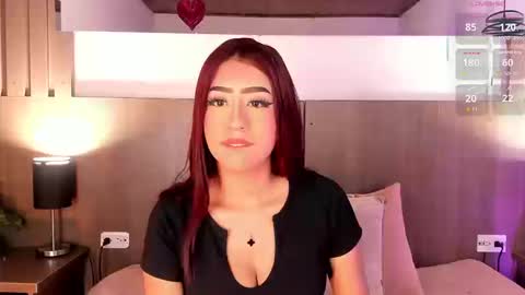 Snapshot of violetcarson_ chatting on 09-23-25, 01:36 Violet online show from 09-23-25, 01:36