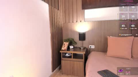 Snapshot of violetcarson_ chatting on 09-29-25, 01:27 Violet online show from 09-29-25, 01:27