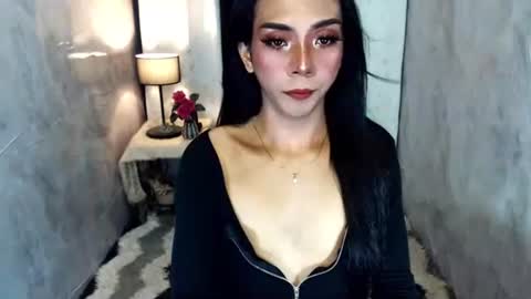 Snapshot of violeterection chatting on 01-21-25, 05:38 JUVY online show from 01-21-25, 05:38