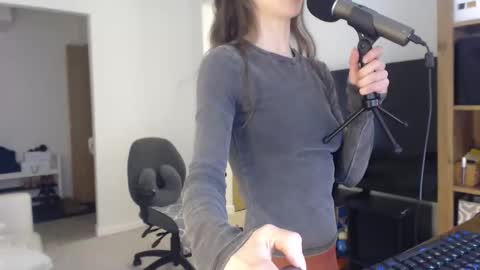 Snapshot of violetfoxy chatting on 03-08-26, 02:04 VioletFoxy online show from 03-08-26, 02:04