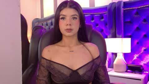 Snapshot of violetgrace__ chatting on 10-12-25, 09:36 Your Princess Violet online show from 10-12-25, 09:36